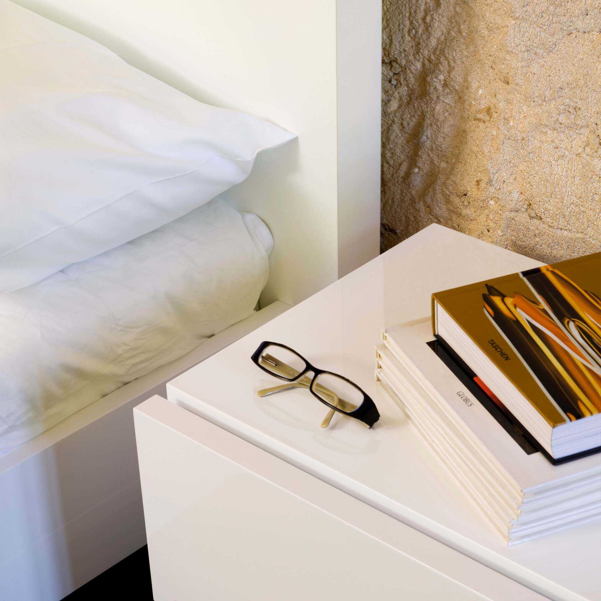 NIGHT TABLE WITH DRAWERS